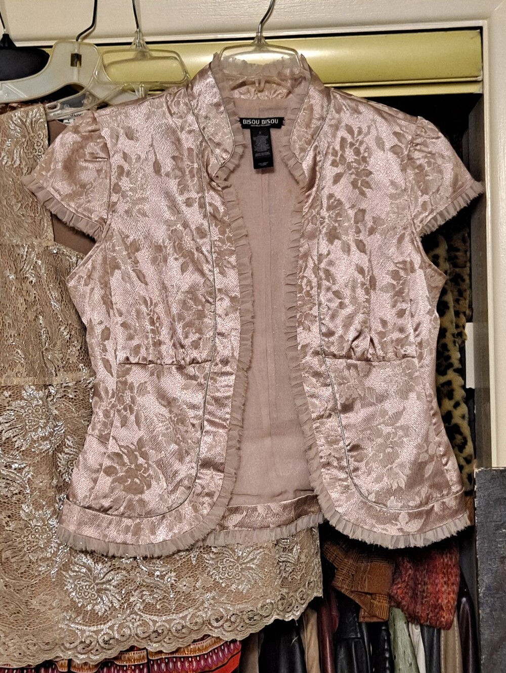 Bisou Bisou Feminine Short Sleeve Lace-Pattern Satin Bolero Jacket in Blush - Picture 14 of 15